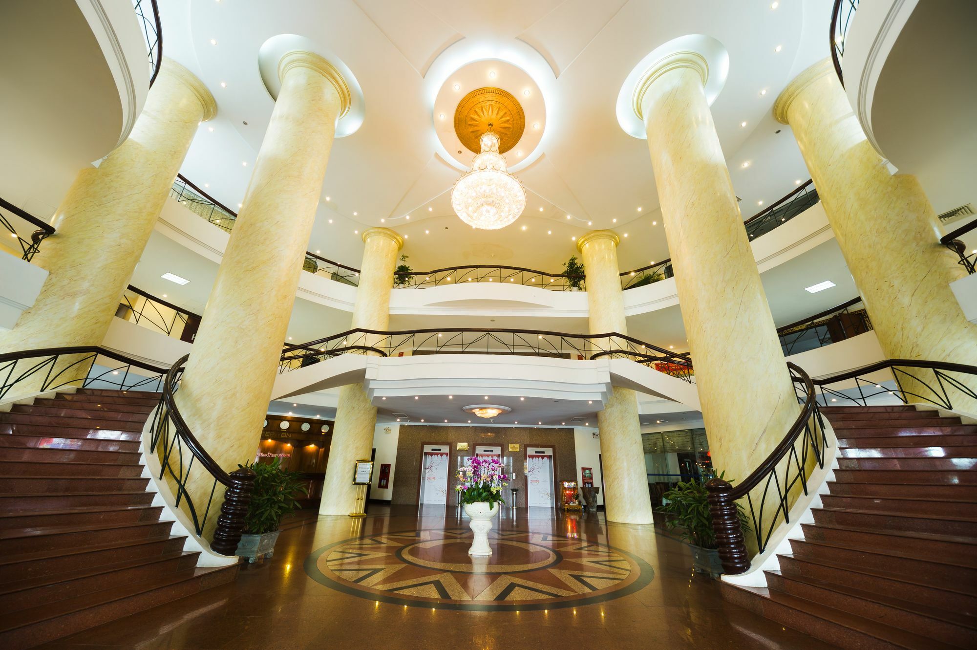 Muong Thanh Grand Phuong Dong Vinh Exterior photo